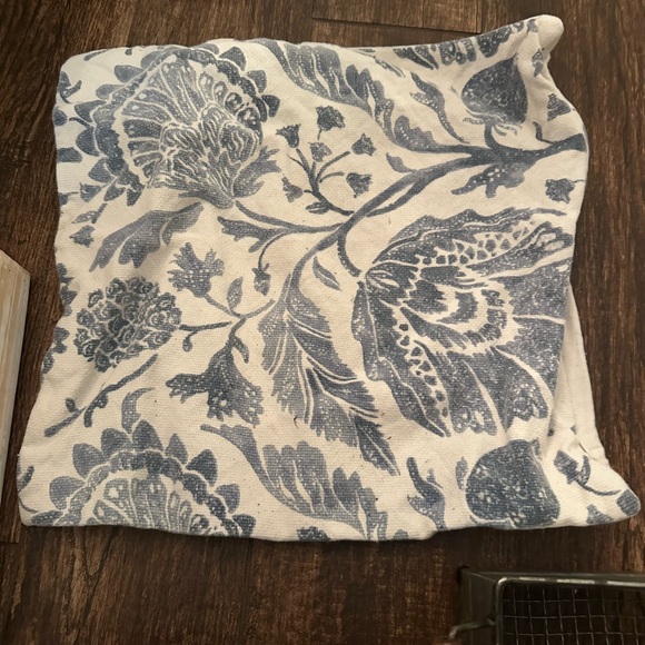 Home Decor bundle - Picture 5 of 5